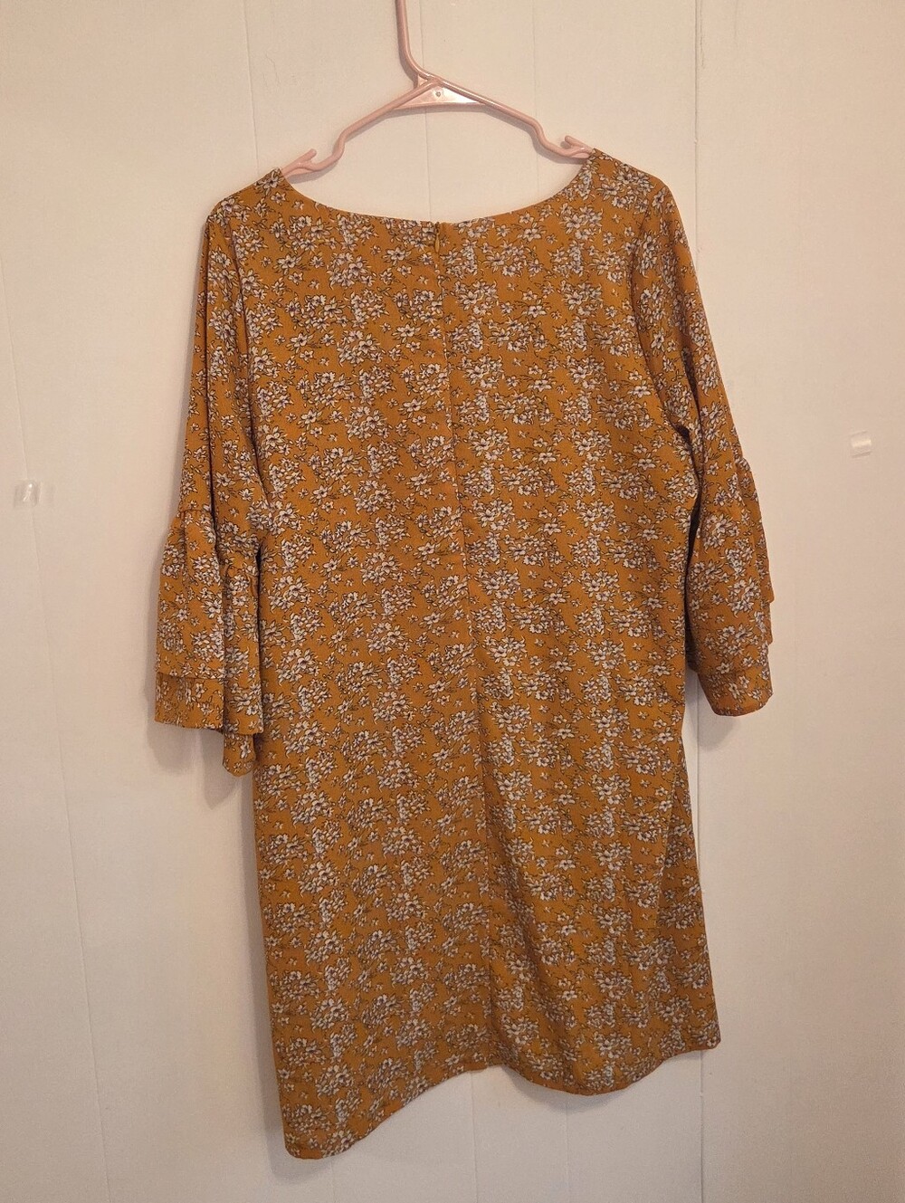 BOHO Belongsci Mustard Floral V Neck Bell Sleeves Dress - Picture 4 of 10